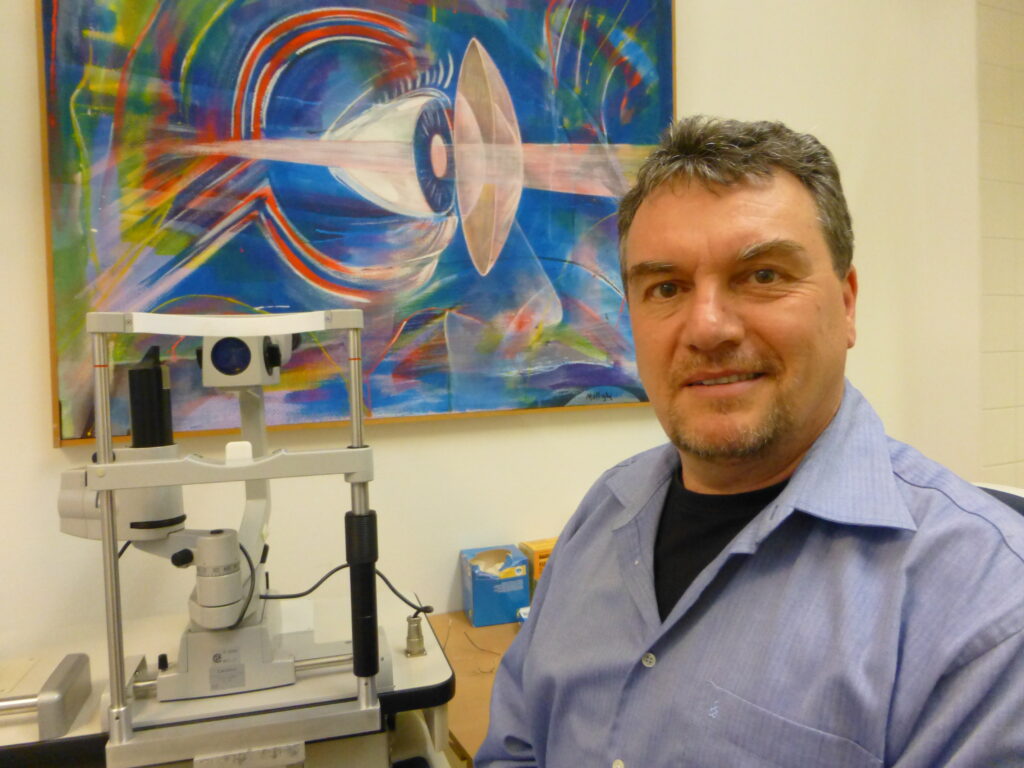 Unser Kontaktlinsenspezialist Herr Torsten Heger ist staatlich geprüfter Augenoptiker und Augenoptikermeister, sowie Optometrist HWK und ZVA.
